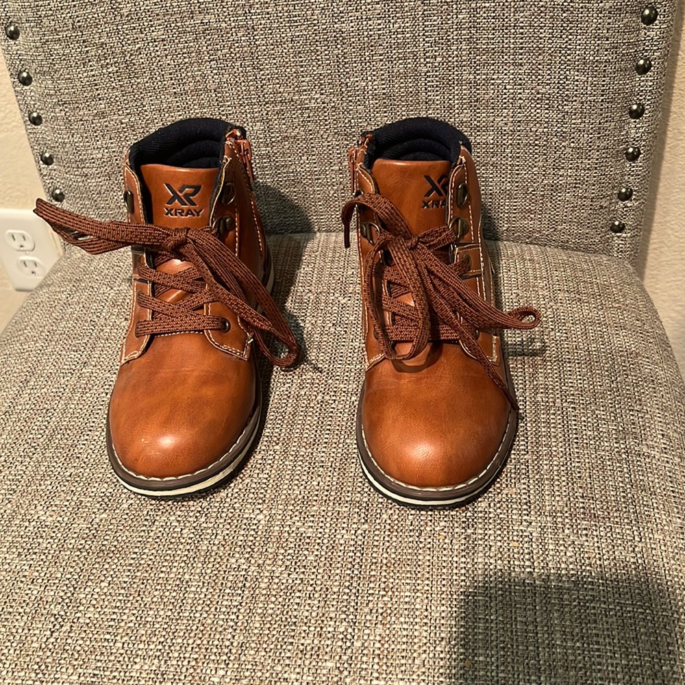 Boys size 2 zip up boots